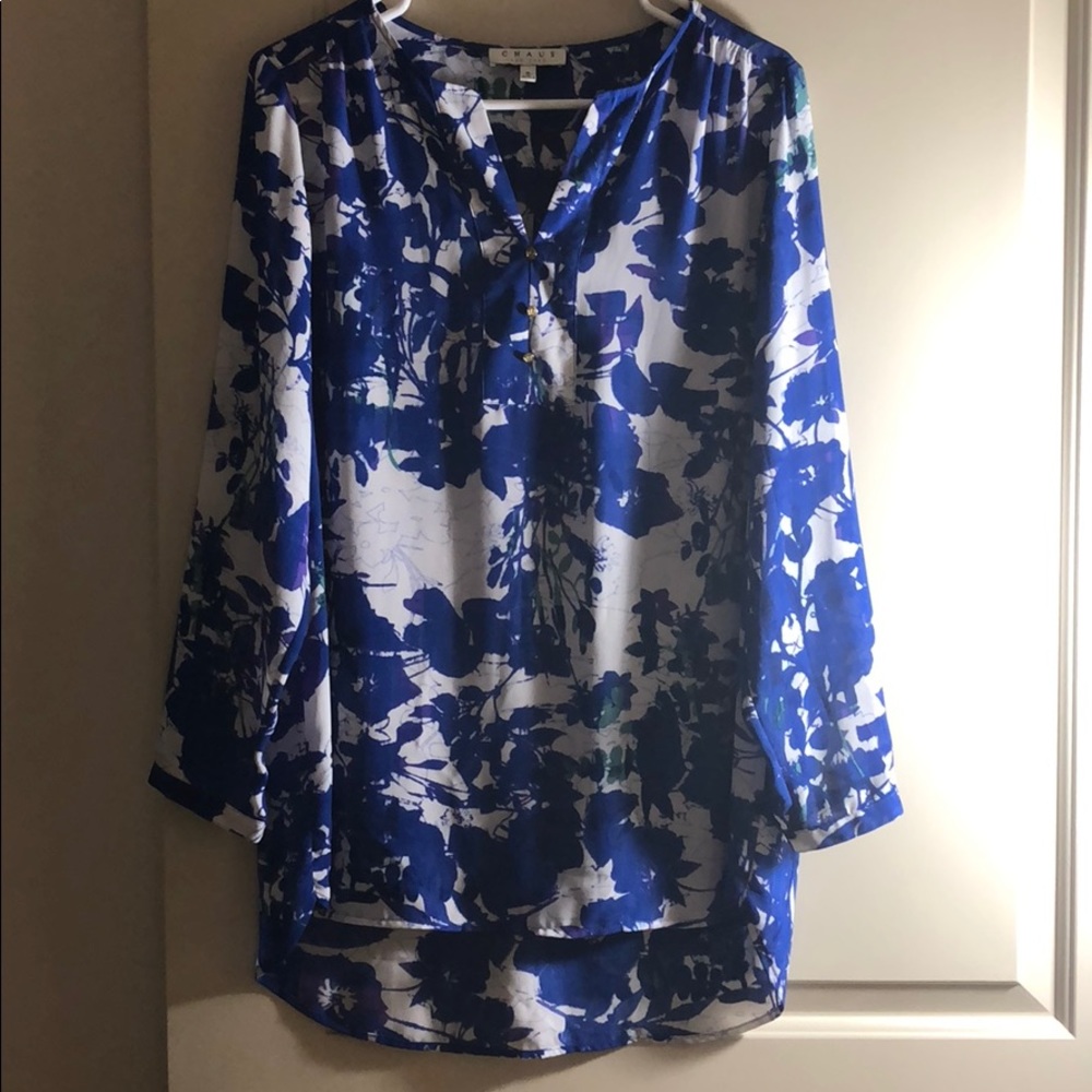 Chaus blue white Parisian glamour blouse M. NWOT.